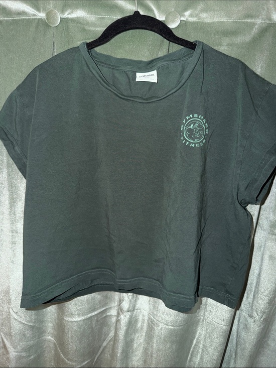 Gymshark Tops - Gymshark Short Sleeve Cropped Tee in Forest Green
